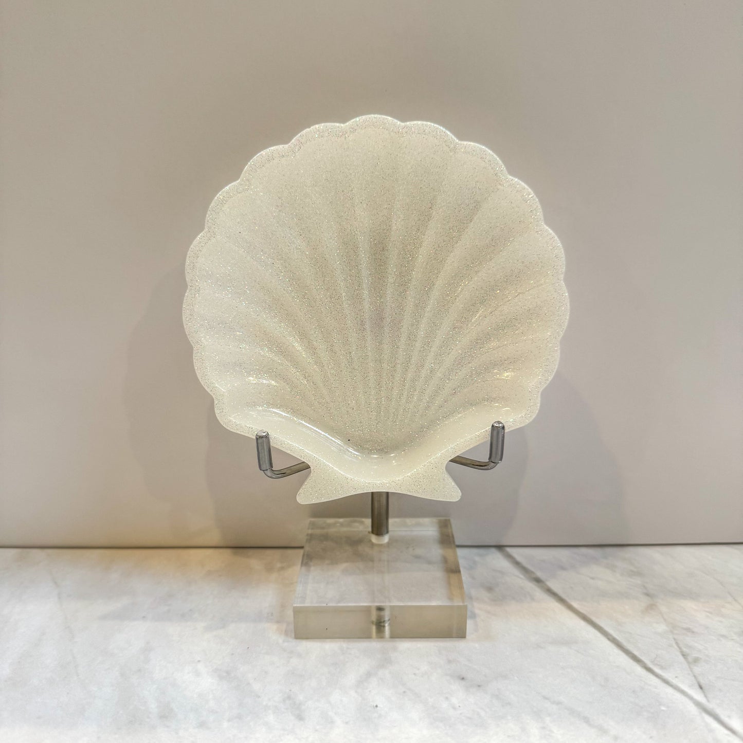 Enchanted Pearl, Shell